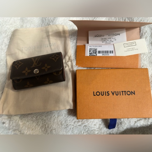 Louis Vuitton 6 Key Holder Authentic - Picture 1 of 4